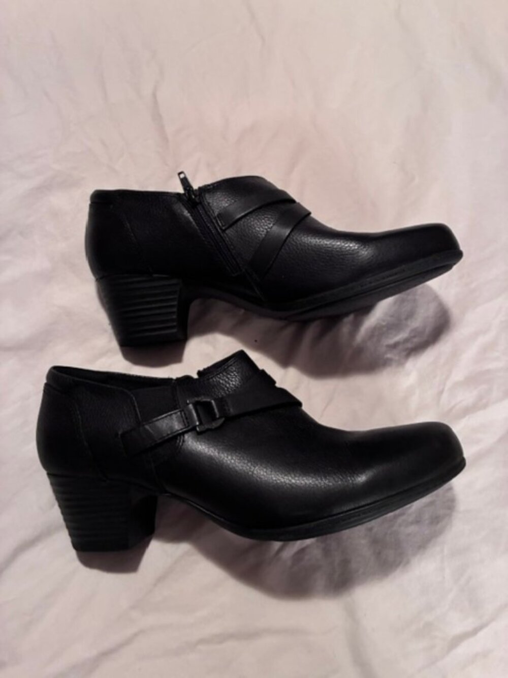 NWOB Clarks Verona Ease Black Leather Ankle Bootie Block Heel 11M New